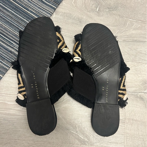 Zara Women’s Size 5.5 / 36 Frayed Sea Shell Slide Sandals - Picture 3 of 4